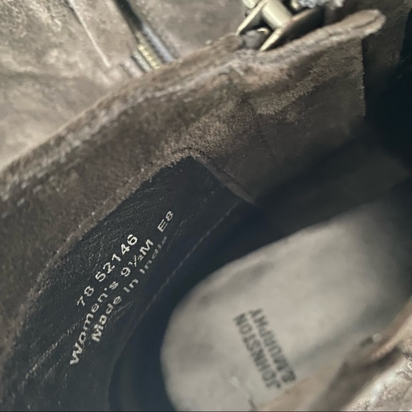 Johnston & Murphy suede boots - Picture 10 of 11